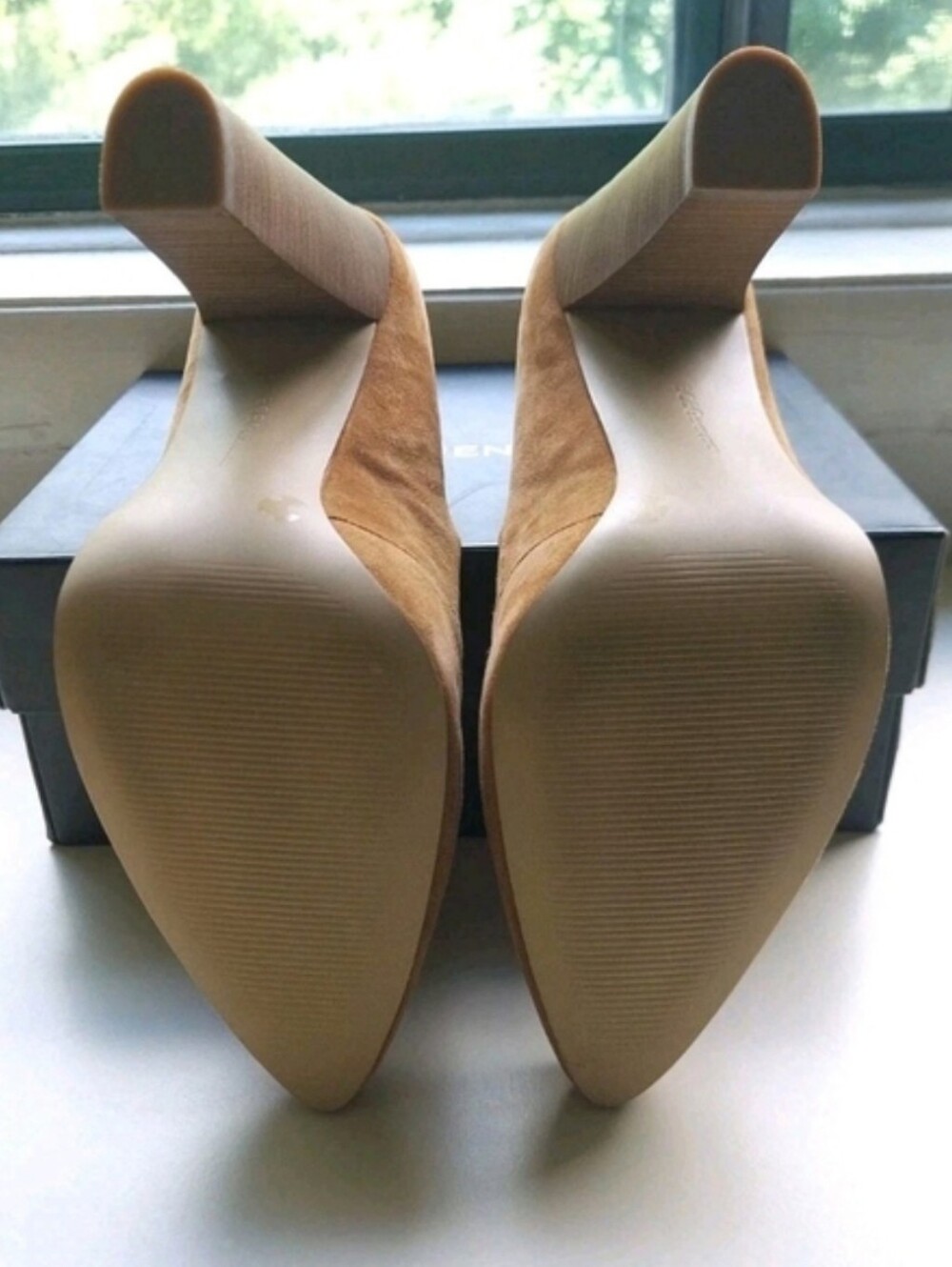 BCBGeneration Suede Camel Tan Pointed Toe Block Heel Pumps Size 10 - Picture 8 of 16